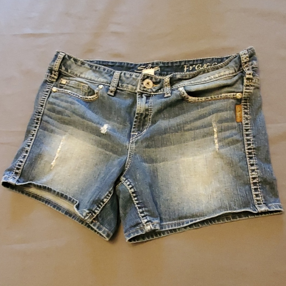 Silver Jeans sz 33 shorts Frances